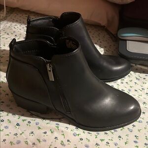 Arizona Jean Company Women's Black  Ankle Booties